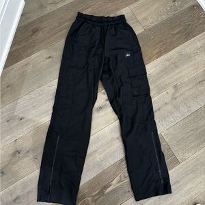 ALO Yoga Black Cargo Pants for Women